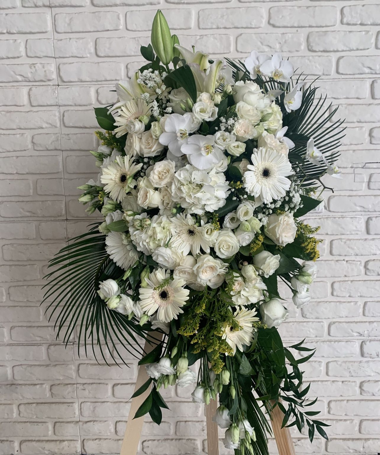 Aranjament funerar cu flori albe AF145 — imaginea 4