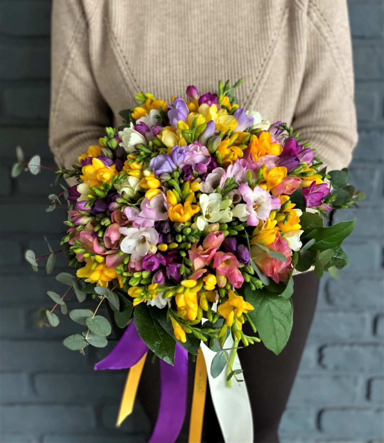 Buchet 101 frezii multicolore