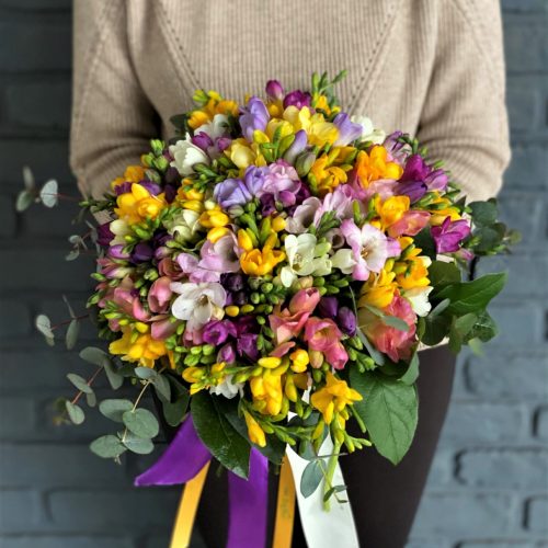 Buchet 101 frezii multicolore