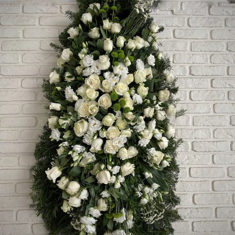 Coroana funerara cu flori albe C200