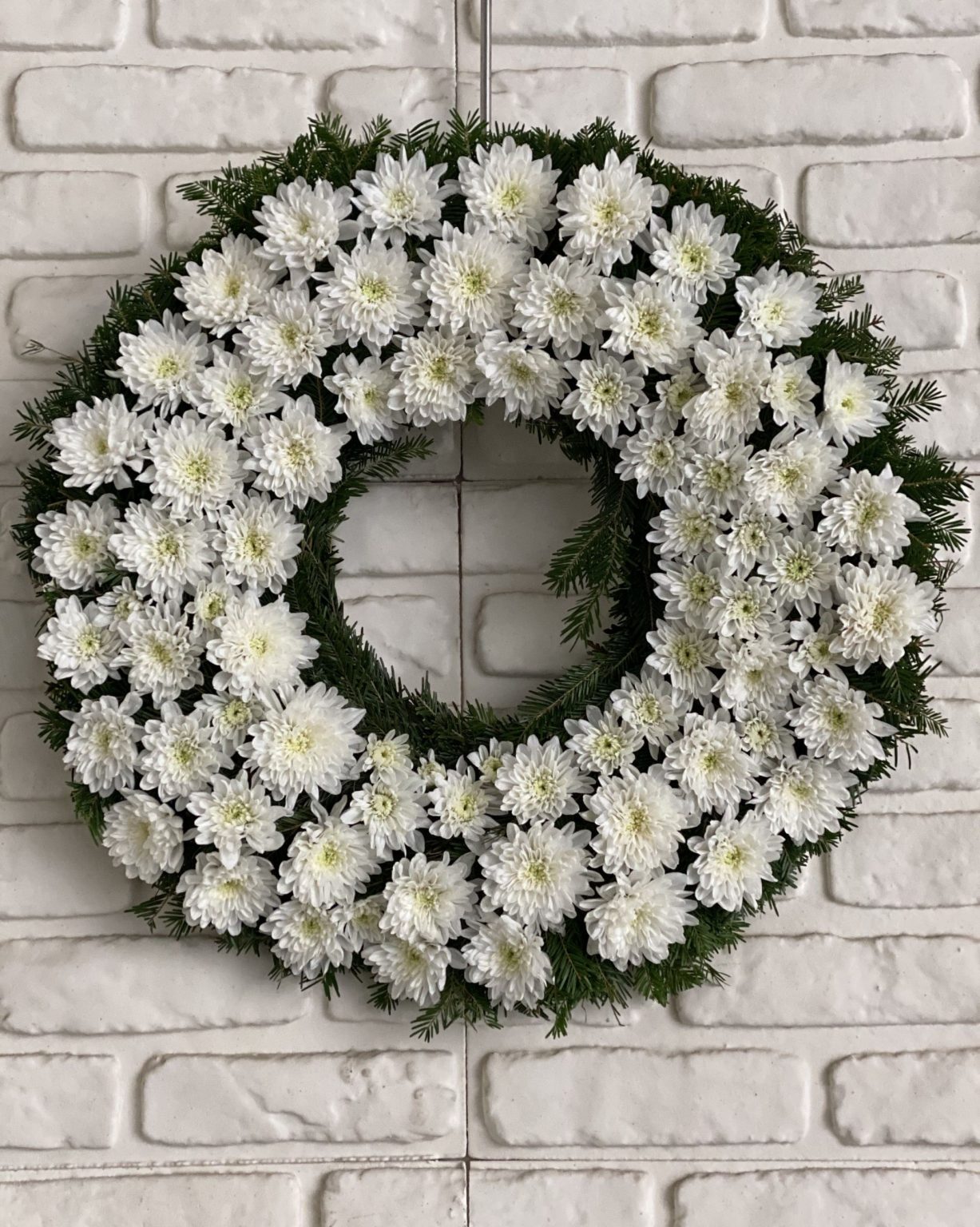 Coronita funerara cu crizanteme albe