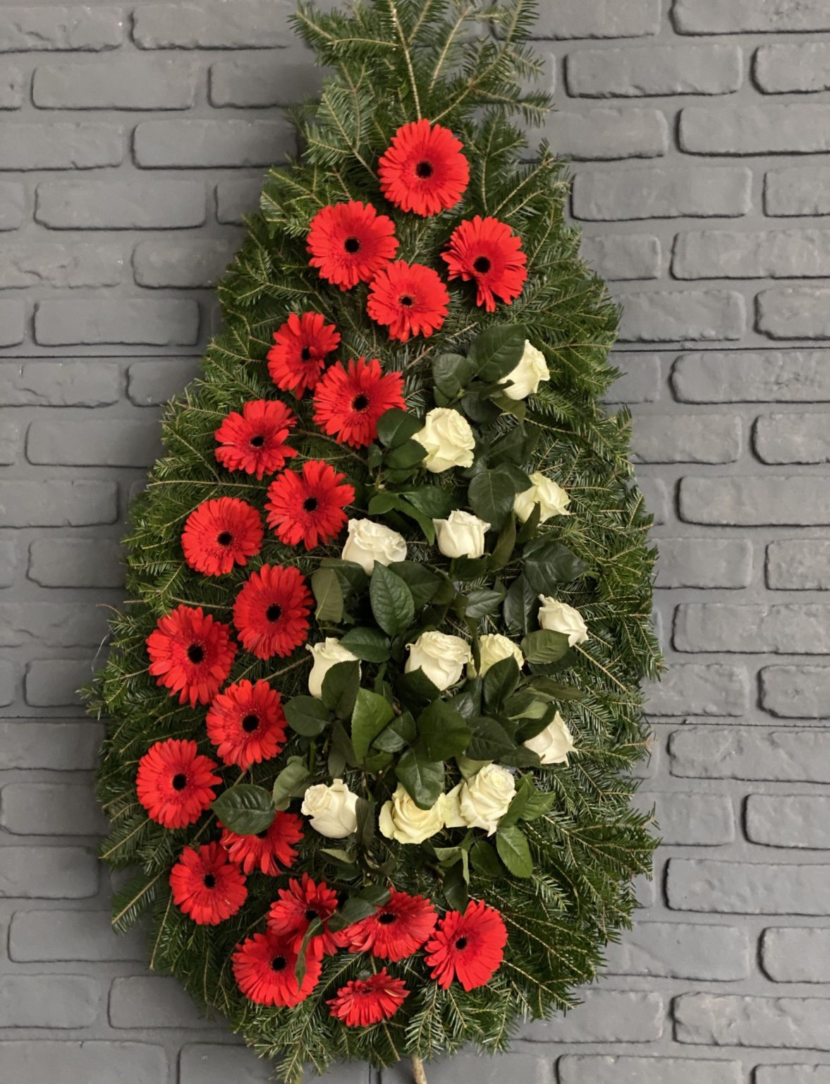 Coroana funerara cu trandafiri si gerbera C183 — imaginea 2