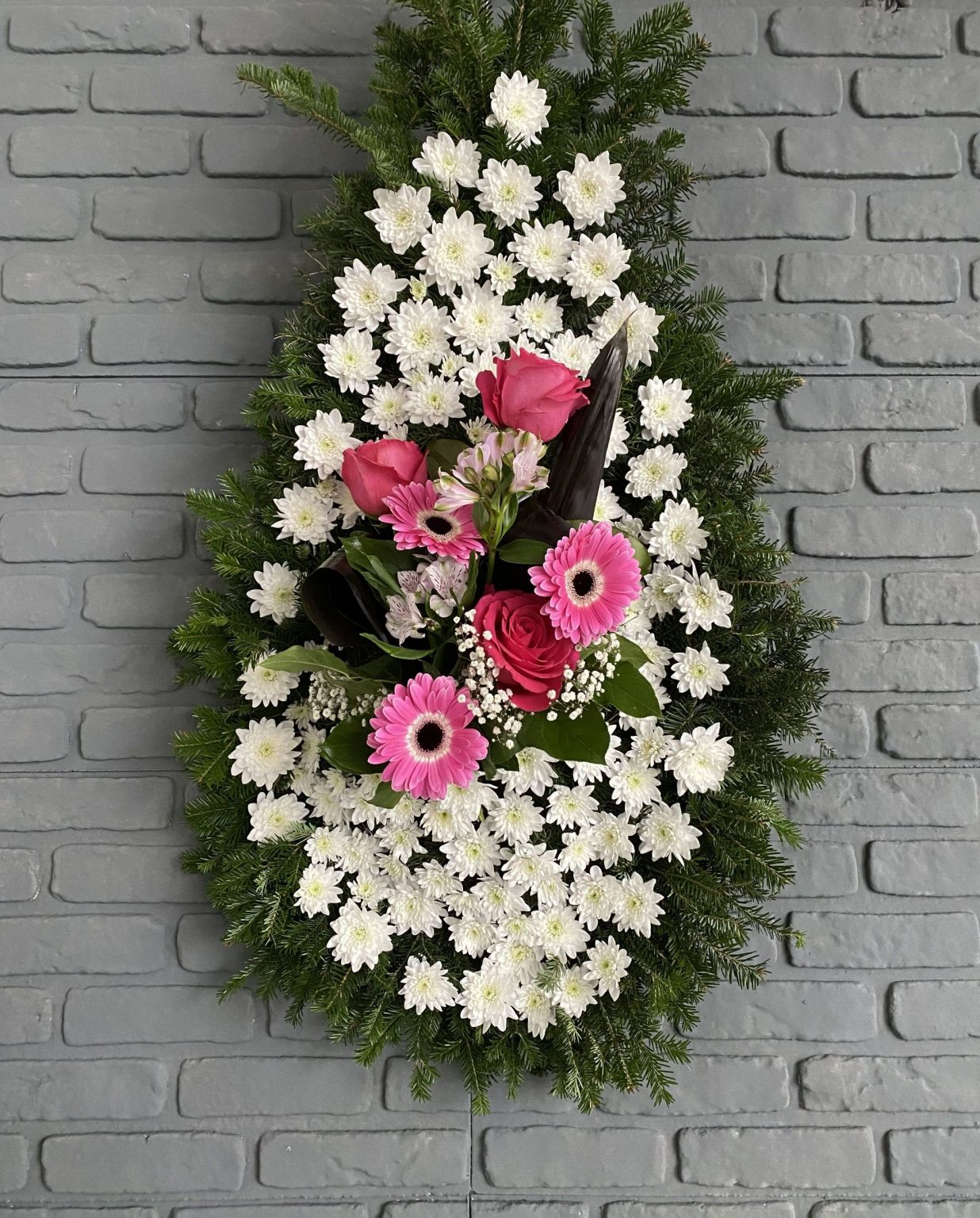 Coroana funerara cu flori albe si roz C180 — imaginea 2