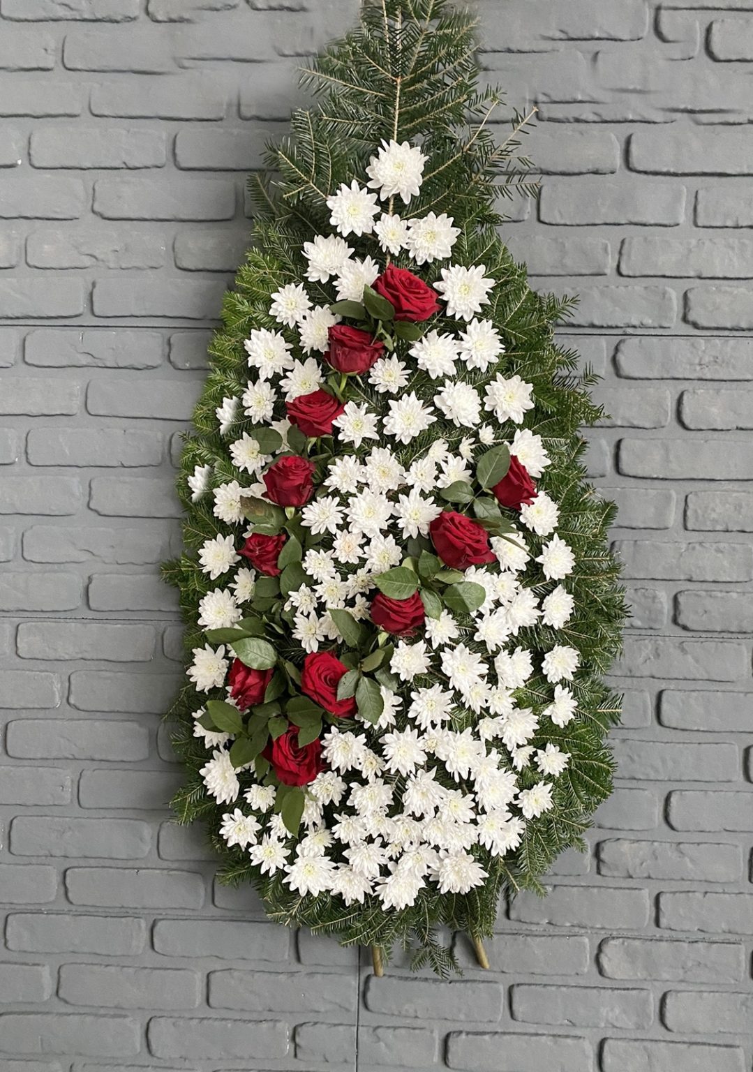 Coroana funerara cu trandafiri si crizanteme C 248