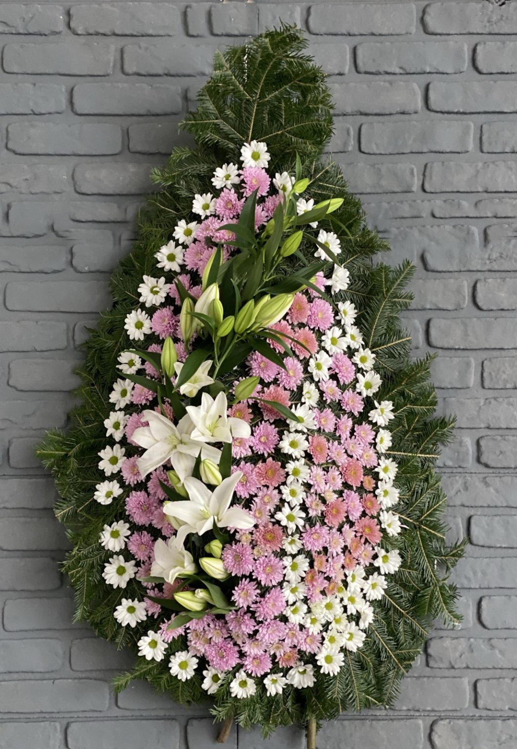 Coroana funerara cu crini si crizanteme C391