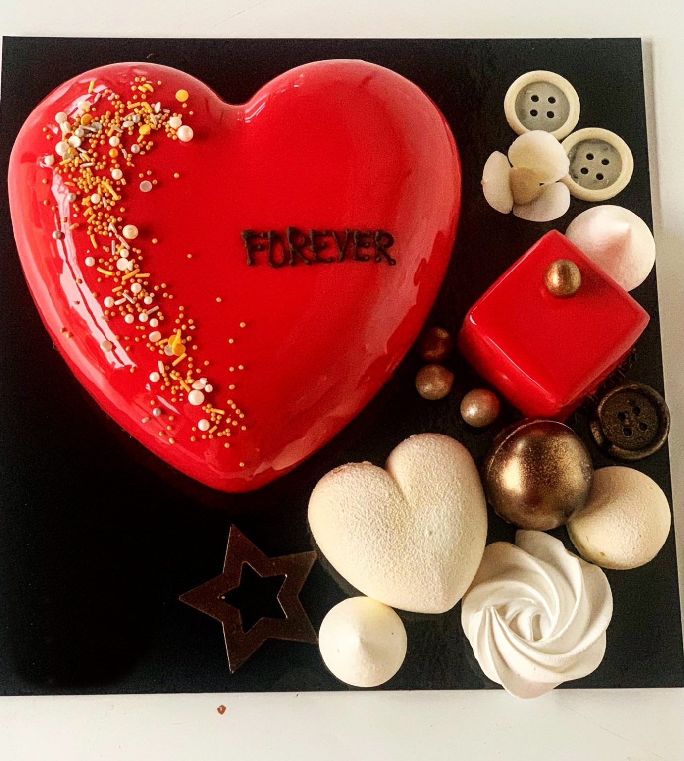 Tort Inima cu decor – Rosu