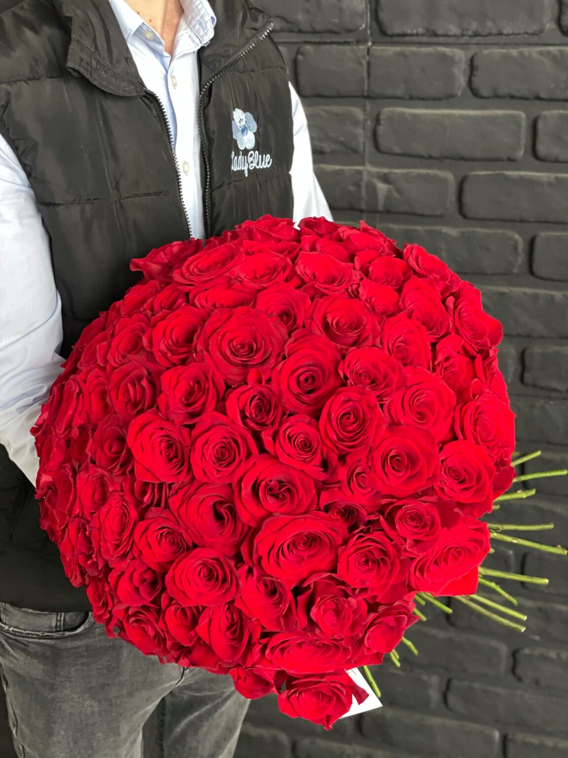 Buchet 101 trandafiri