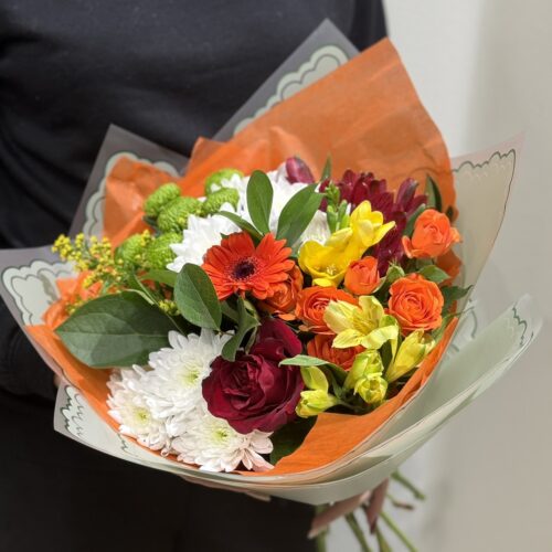 Buchet colorat cu flori mixte
