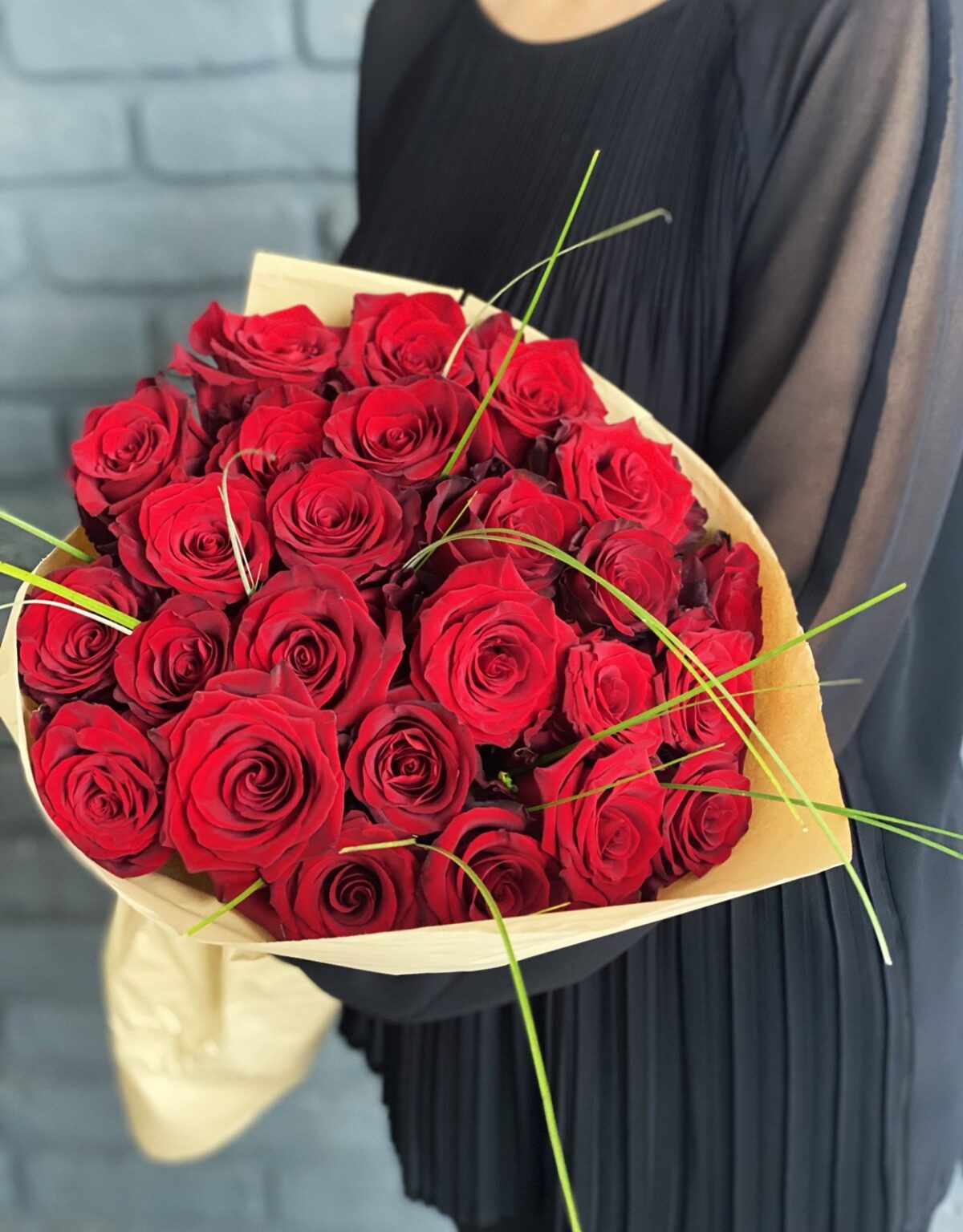 Buchet cu 25 trandafiri — imaginea 2
