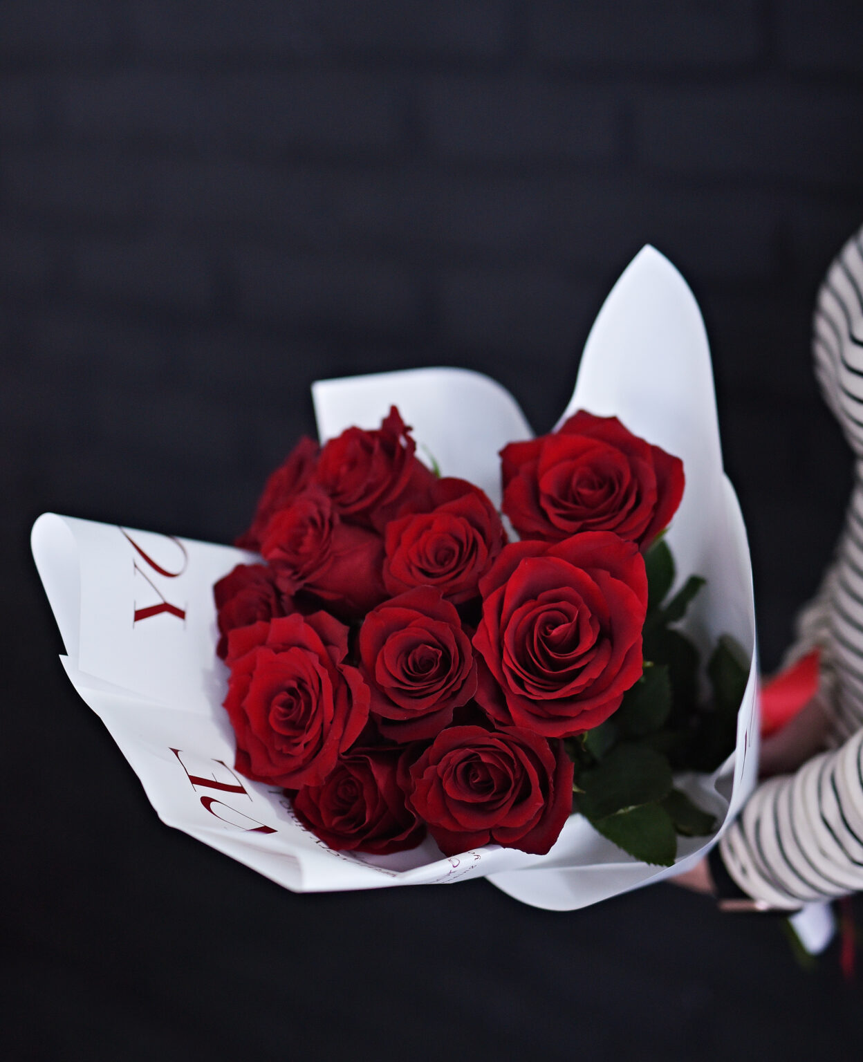 Buchet 11 Trandafiri Rosii — imaginea 2