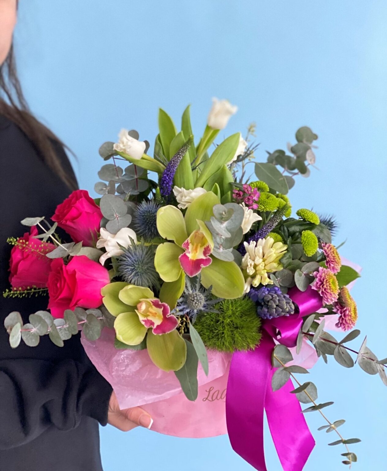 Aranjament floral in nuante de roz