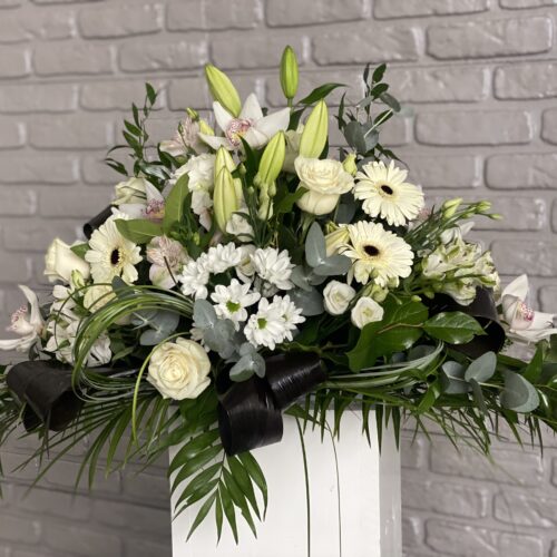 Aranjament Funerar Flori Albe