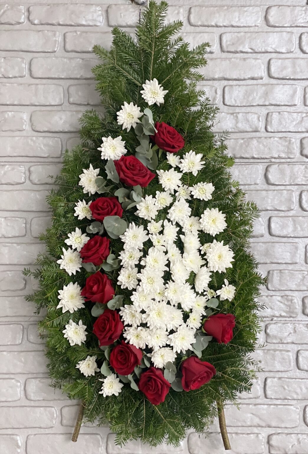 Coroana Funerara cu Trandafiri Rosii si Crizanteme Albe
