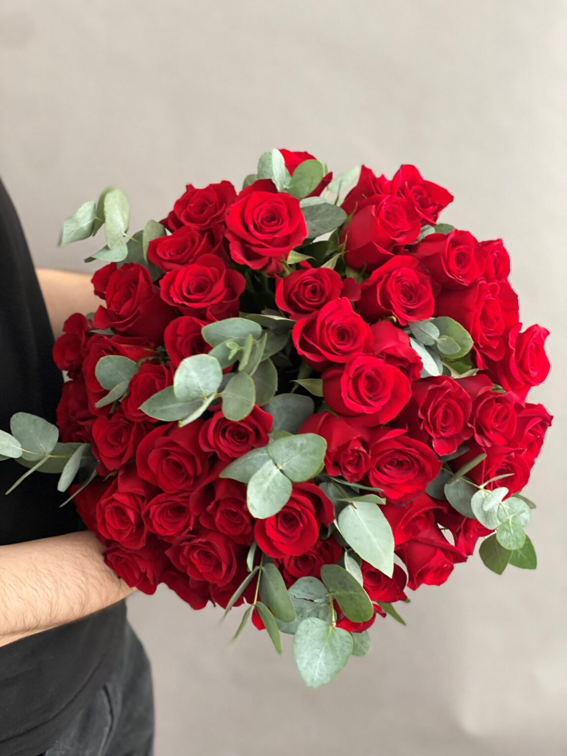 Buchet 45 trandafiri rosii — imaginea 2