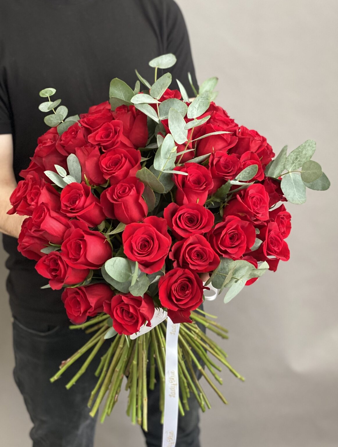 Buchet 45 trandafiri rosii