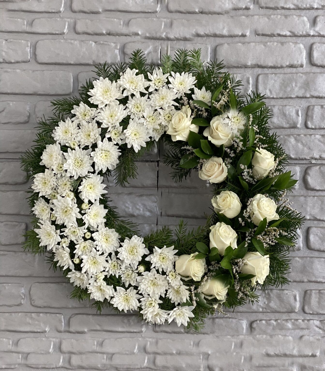Coronita funerara cu trandafiri si crizanteme