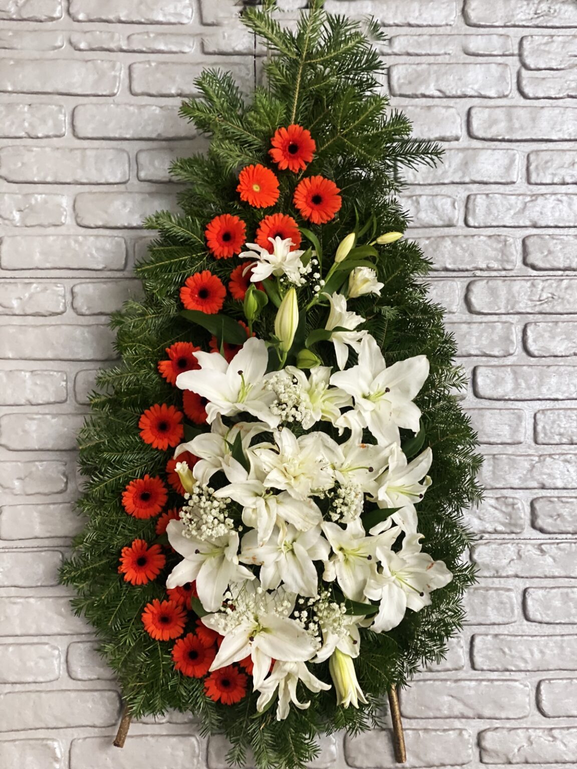 Coroana funerara cu crini si gerbera