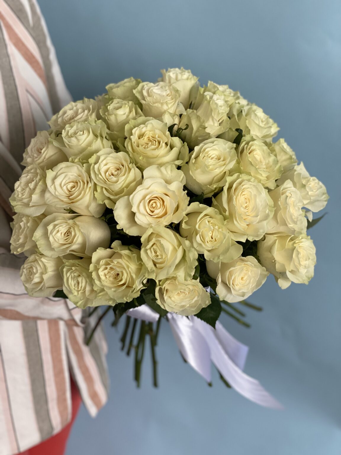 Buchet 51 trandafiri albi