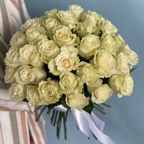 Buchet 51 trandafiri albi