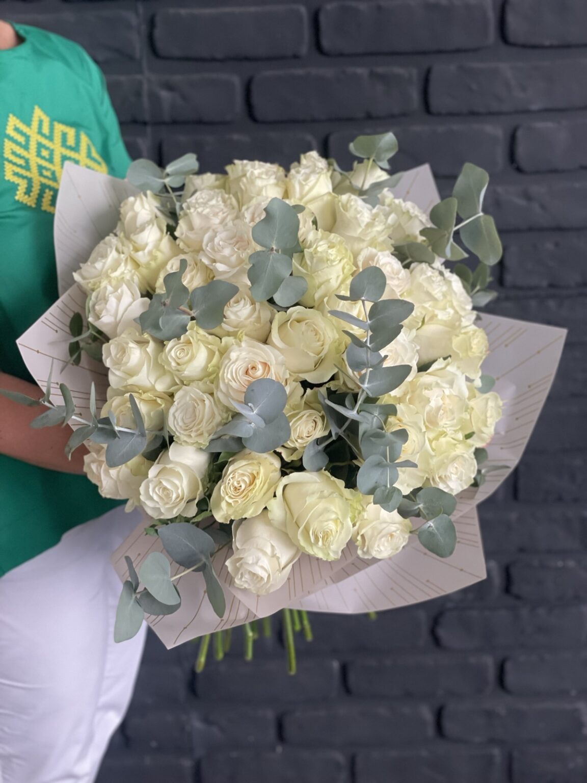 Buchet cu 51 trandafiri