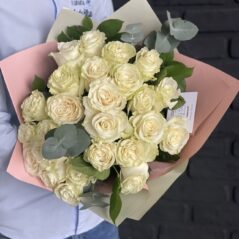 Buchet 27 trandafiri albi