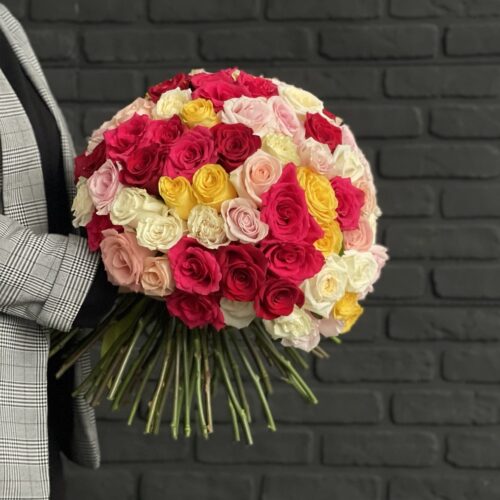Buchet 101 trandafiri multicolori