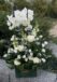 Aranjament cu phalaenopsis si flori albe