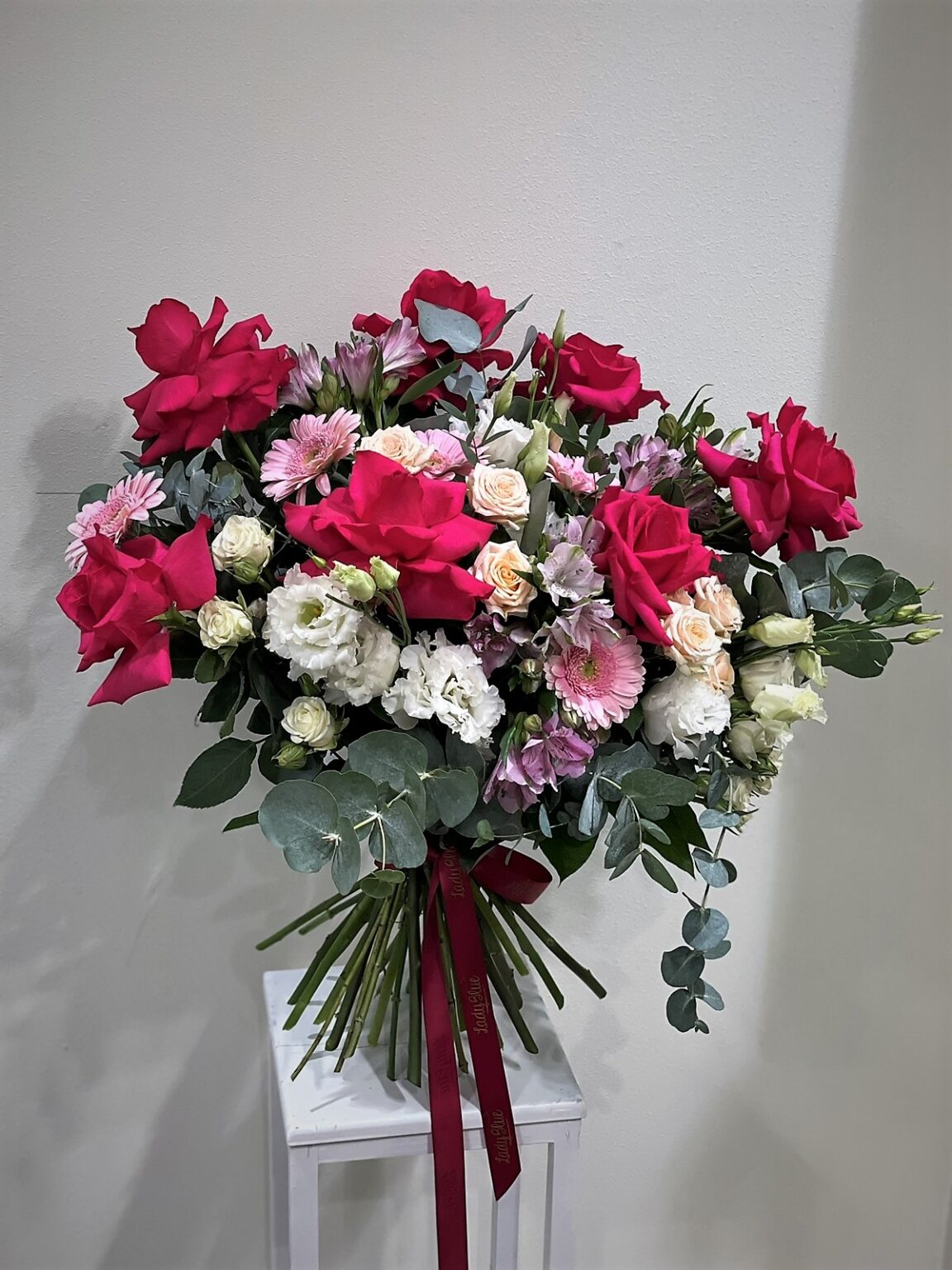 Buchet cu flori roz si albe