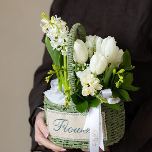 Flori albe de primavara