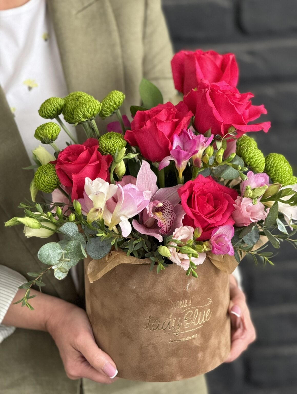 Flori mixte in cutie catifea — imaginea 2