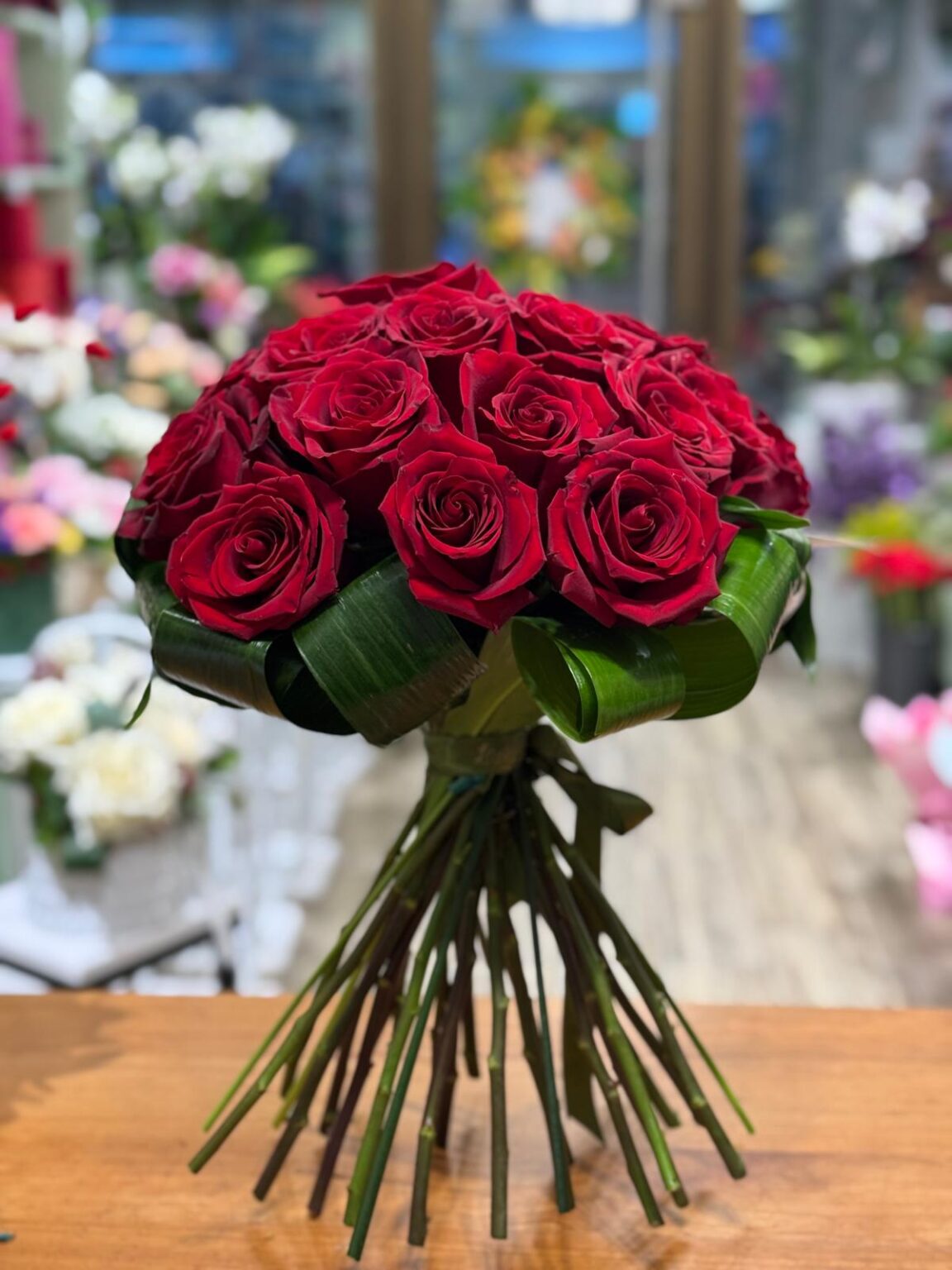 Buchet de Trandafiri – All Around the World