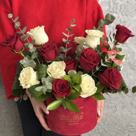 Aranjament Alb si Rosu